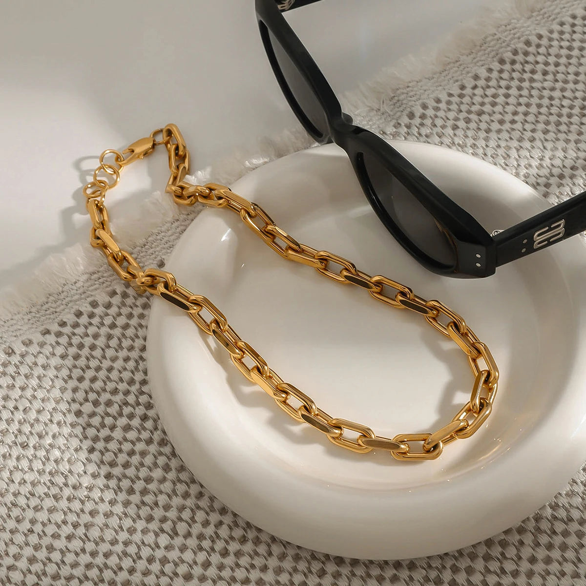Oval max Choker