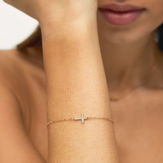 Cross Bracelet with Shiny Stones Plated in 18k Gold