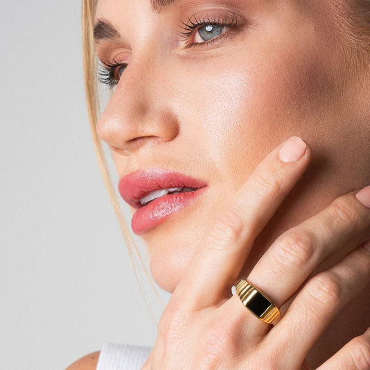 Noir Ring Plated in 18k Gold