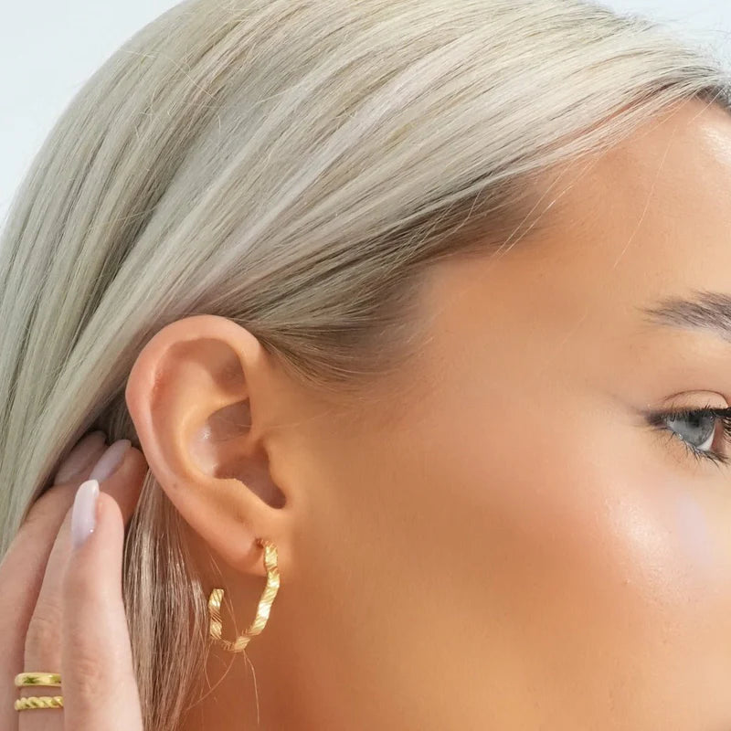 Wavy Texture Hoop Earrings 18k Gold Plated